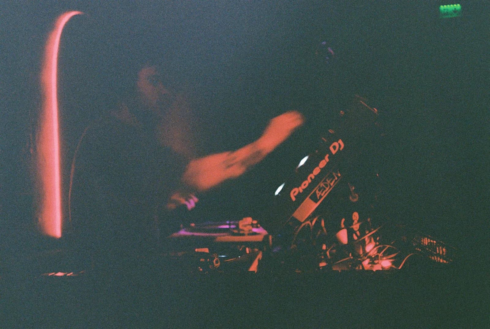 Nacho Carbajal / Live set, lumină roșie