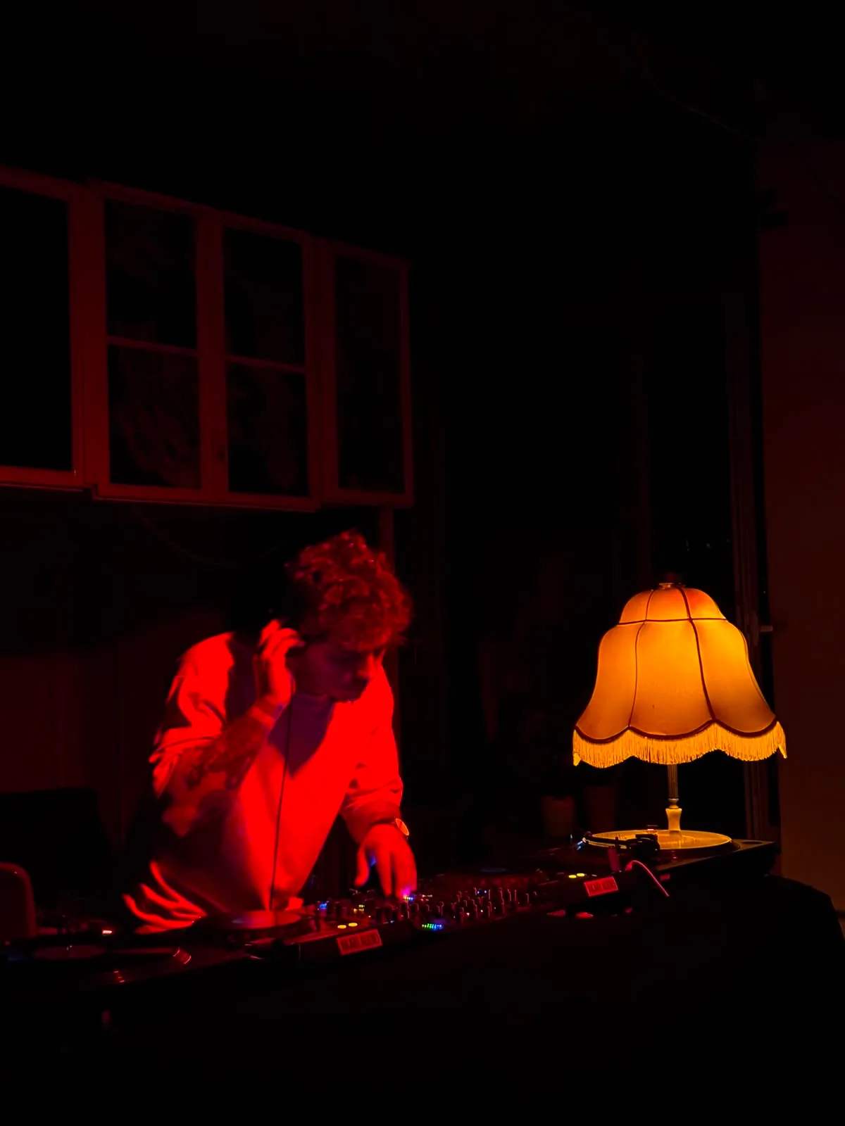 Nacho Carbajal / Set la lumina lămpii