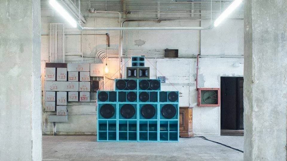 Riddim Bandits / Pyramid stack in a hall